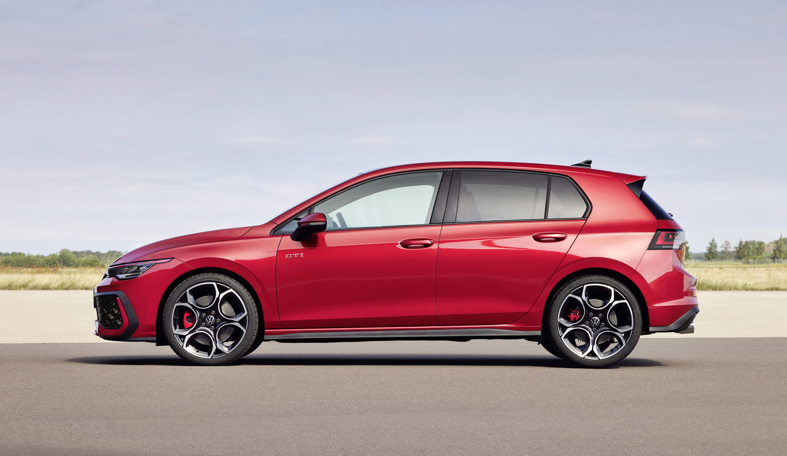 Volkswagen Golf GTI 8.5 - side